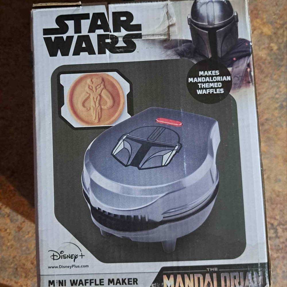 NEW Star Wars Mandalorian Waffle Maker