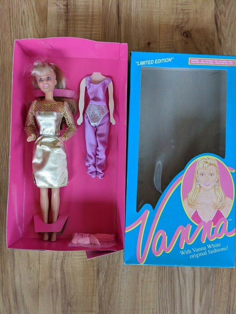 1990 HSC Vanna White Doll With Extra Outfit