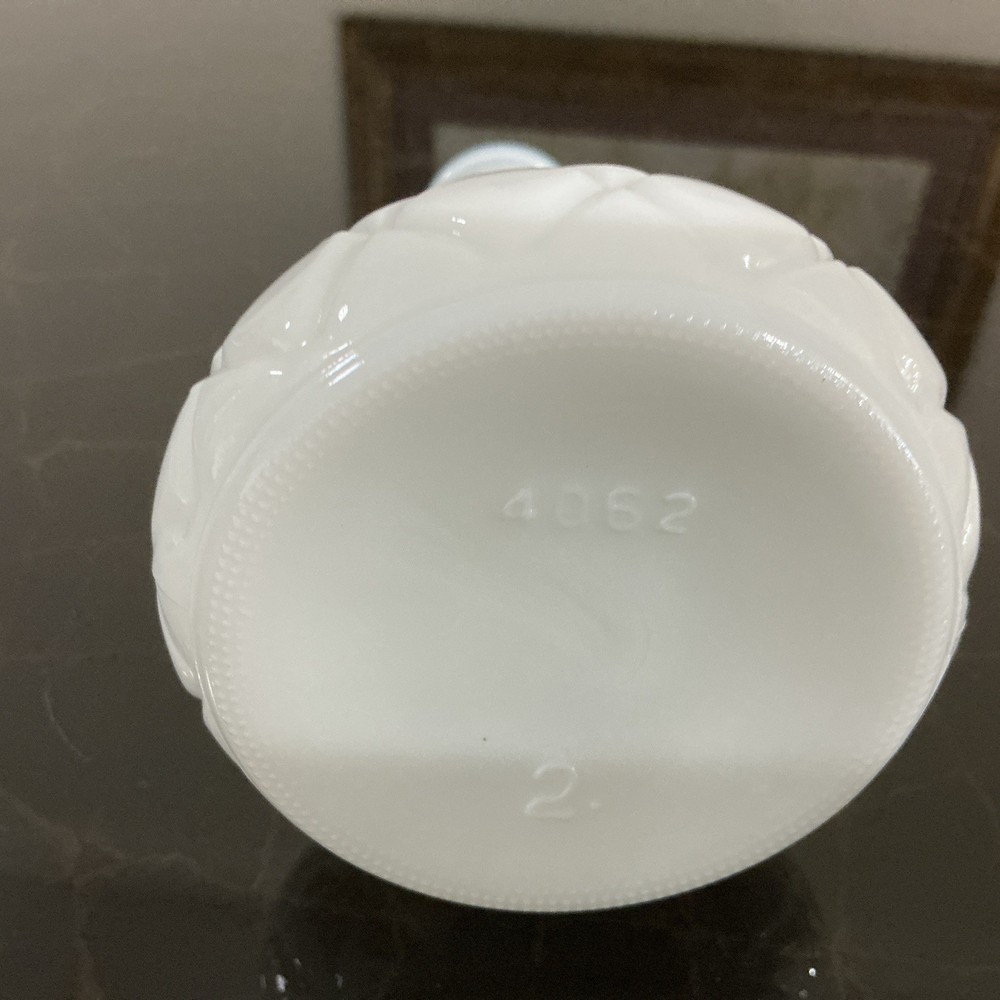 Vintage Diamond Quilted Pattern 6 Inch