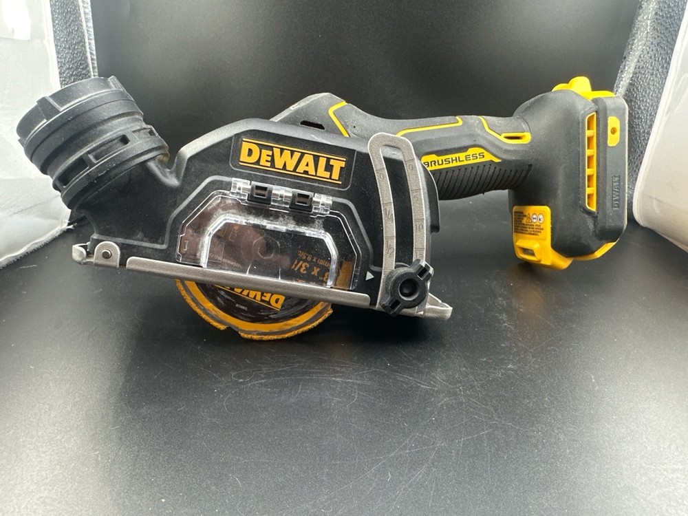 J06 - DEWALT DCS438 (TOOL ONLY) (J06025054)