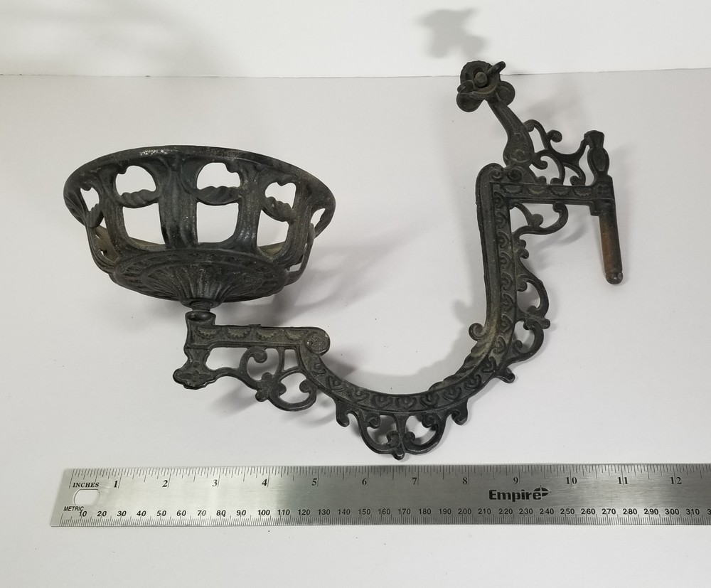Antique Cast Iron Lamp Holder Sconce Great Pre-owned Condition