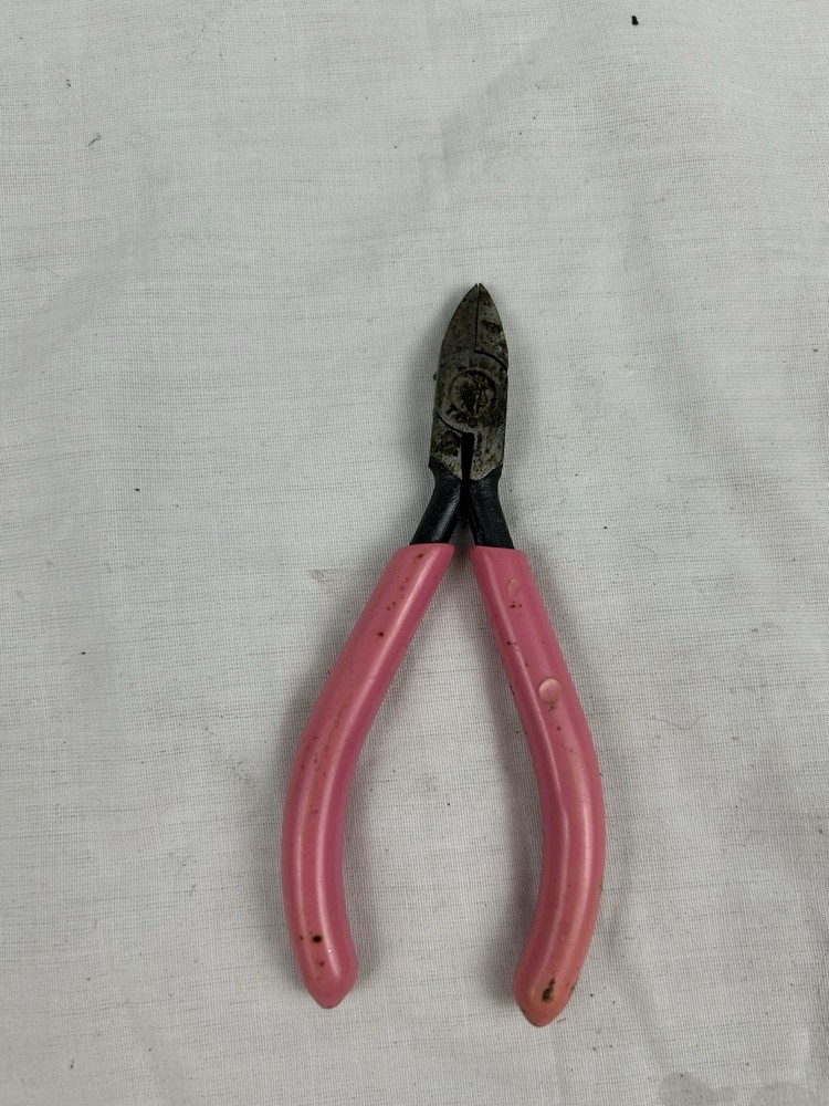 Klein Tools D257-4 Diagonal Cutting Pliers Pink Handles