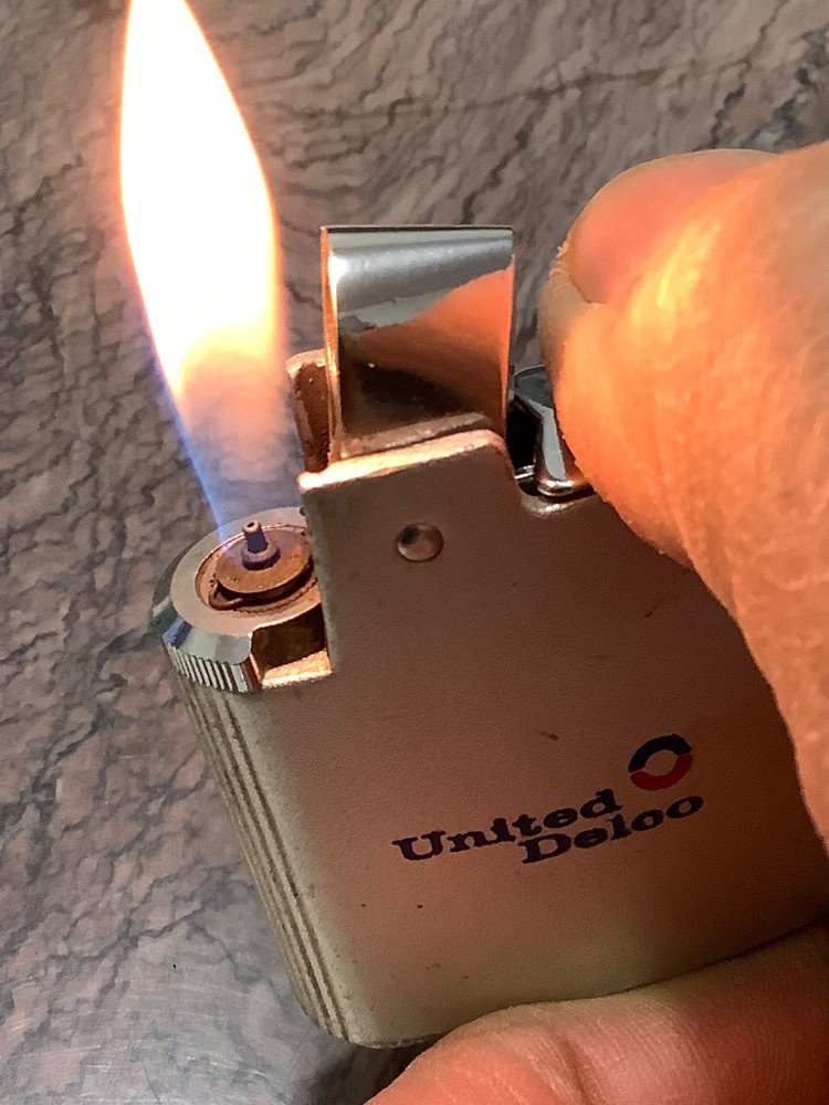 Vintage Ronson Varaflame Standard . US .