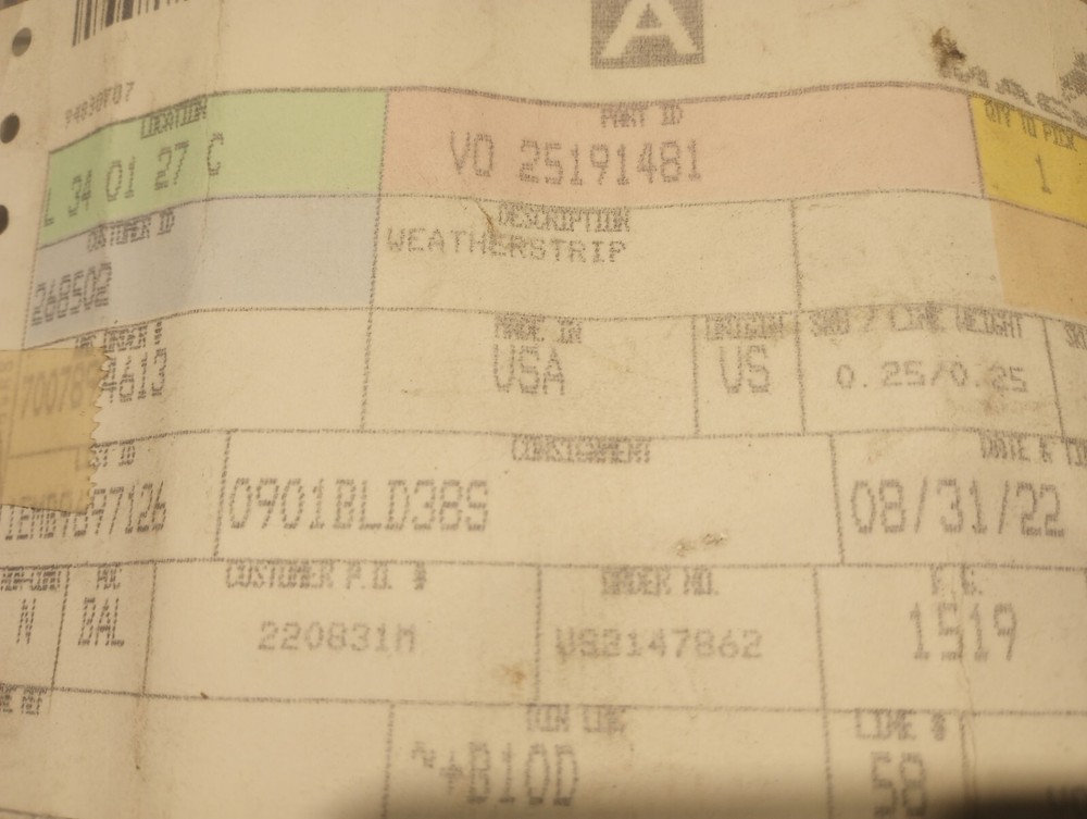 Mack Weather Strip(25191481)