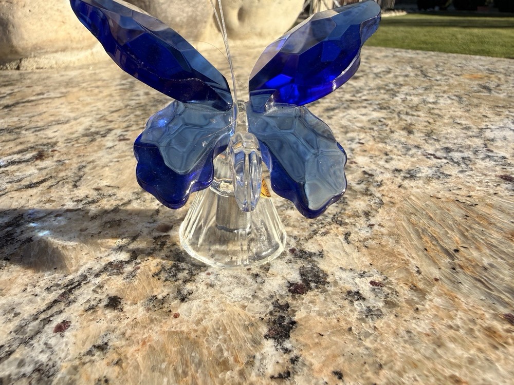 Glass Butterfly light Up. Untested. Needs Battery