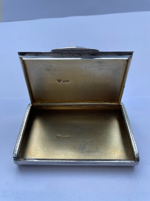 Silver case Selfidges & co 1919 no. 31