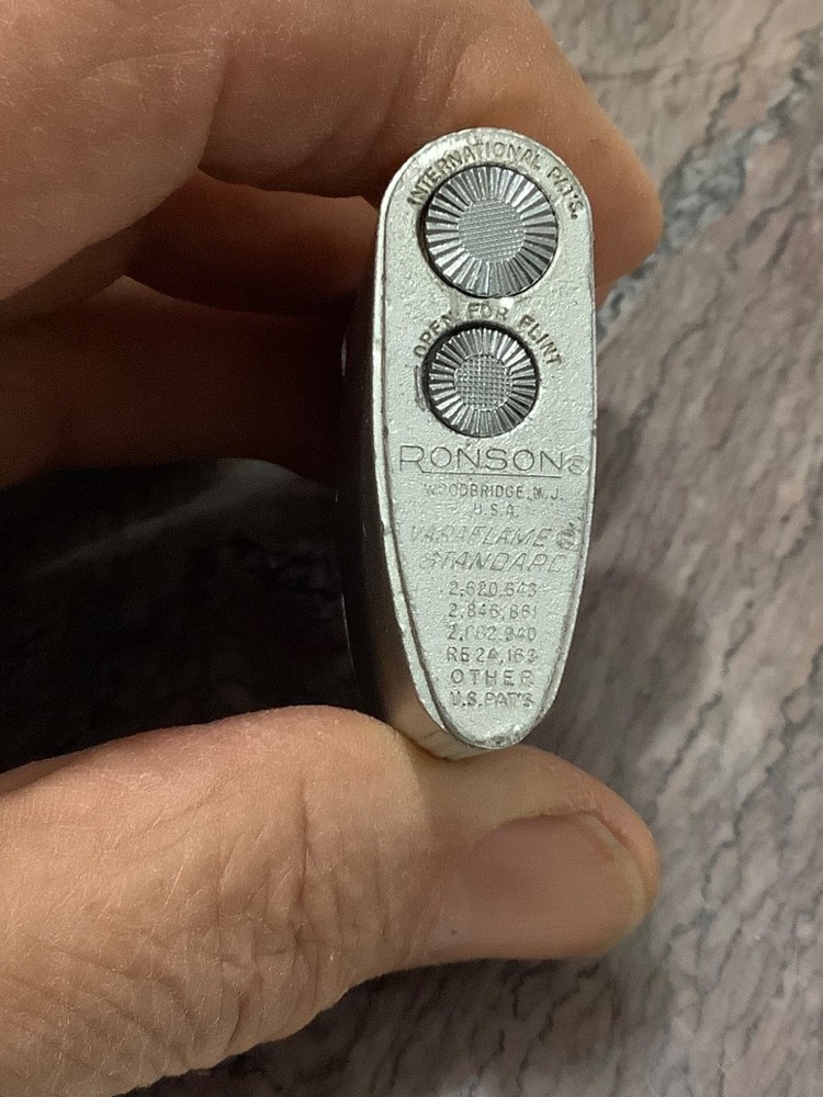 Vintage Ronson Varaflame Standard . US .