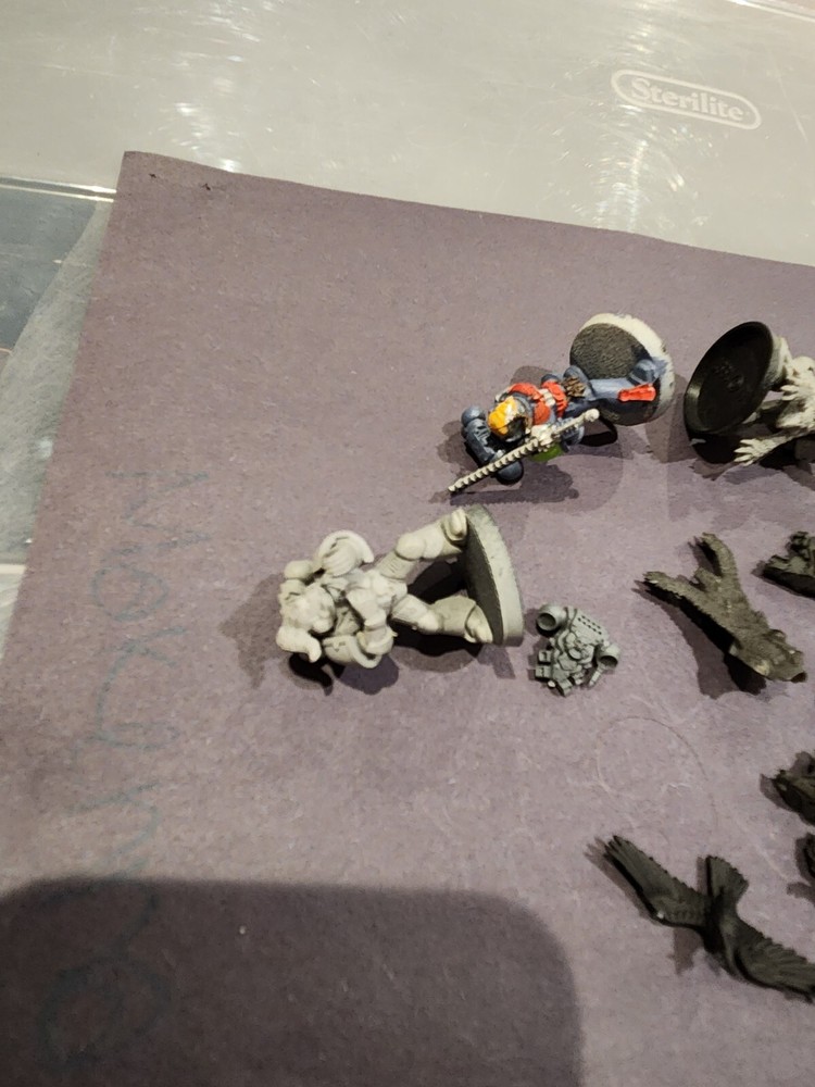 warhammer 40k space wolves models and bits