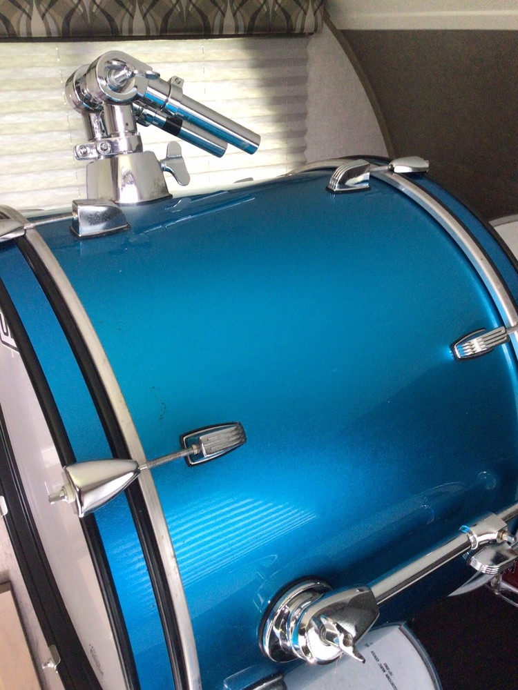 ludwig blue sparkle bass drum