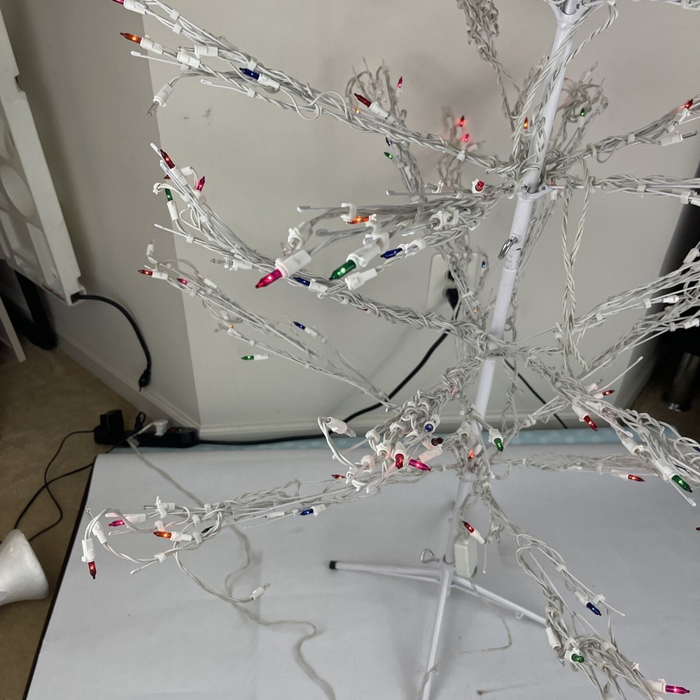 7´ Ft Tall Shimmering Christmas Tree white