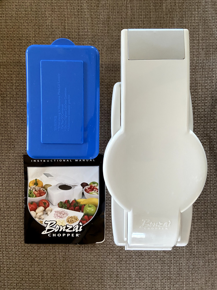 Bonzai Chopper - Great condition, Chopper + 1 storage container