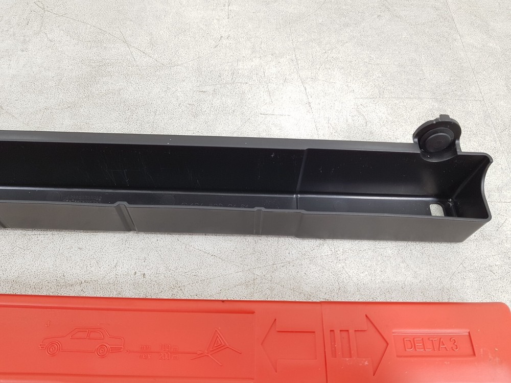 MERCEDES ML W164 EMERGENCY TRIANGLE WITH HOUSING