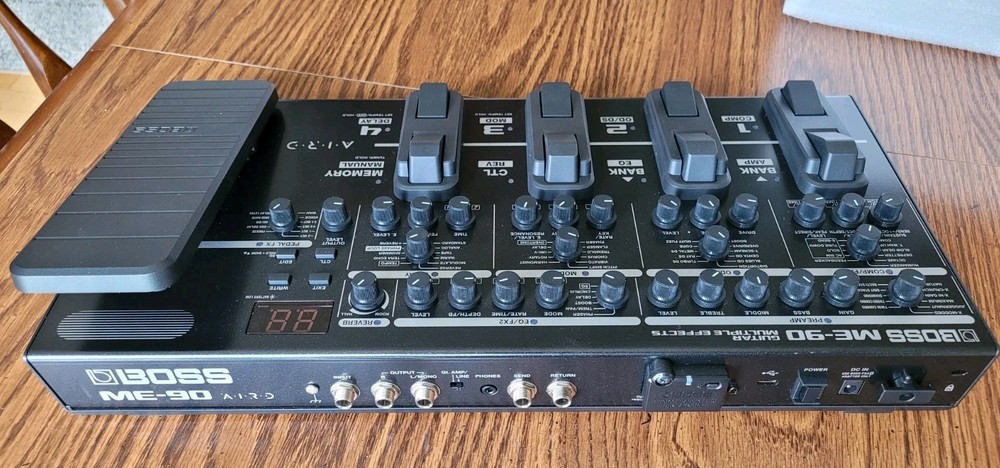 Boss ME-90 Guitar Multi-Effects Processor Effects Pedal With Bluetooth Device