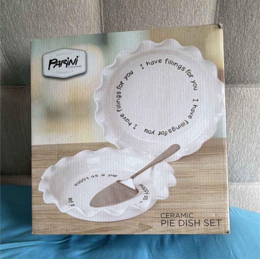 Parini Ceramic Round White Pie Dish Set Includes Pie Dish & Pie Server