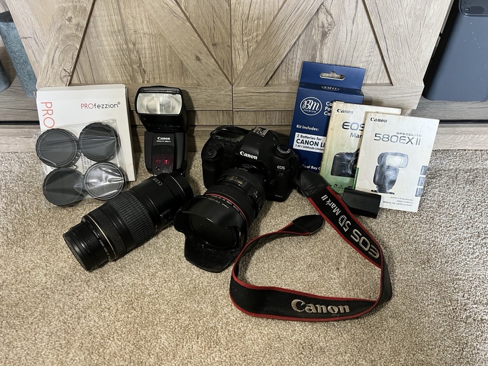Canon 5D Mark II Camera EOS Bundle
