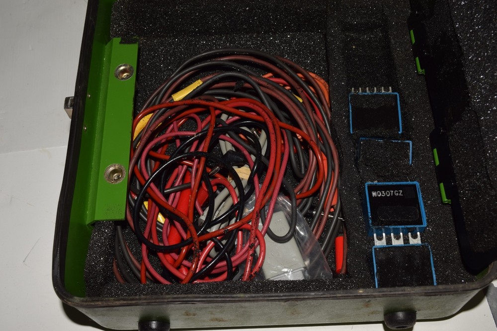 FOXBORO SYSTEM CALIBRATOR MODEL 2AT-CAL (DEC85)