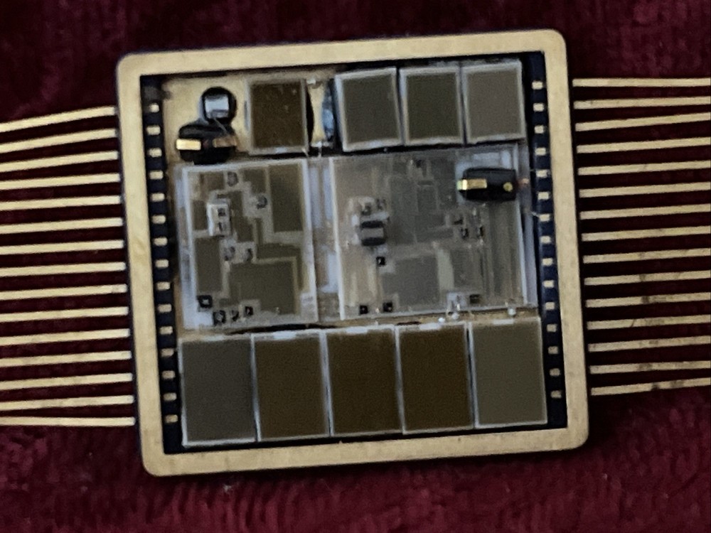 MIL-STD-1553 bus transceiver