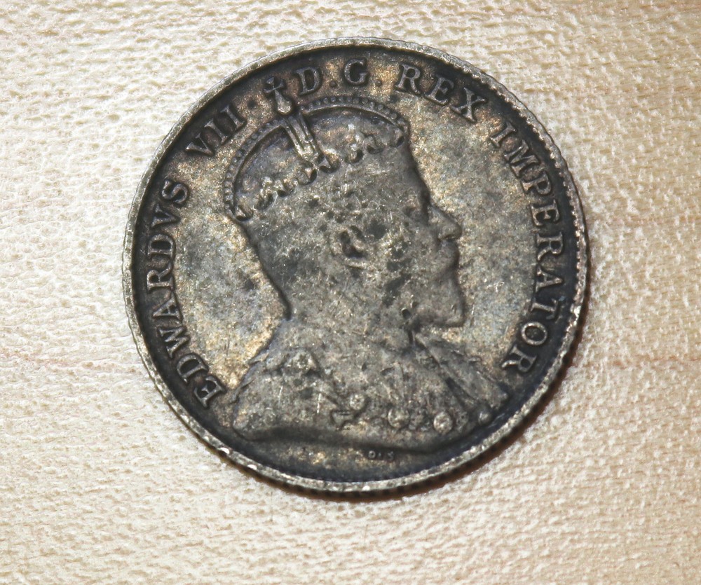 1909 Canada 10 Cents Broad Leaves Silver