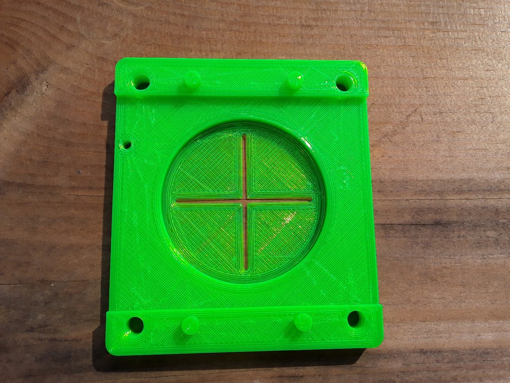 Bee Vacuum Gate for Beekeeping with Nail Lock