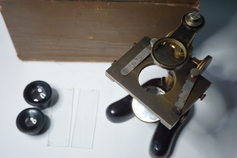 ANTIQUE E.LEITZ (LEICA) LOUPE MAGNIFIER 20X,?