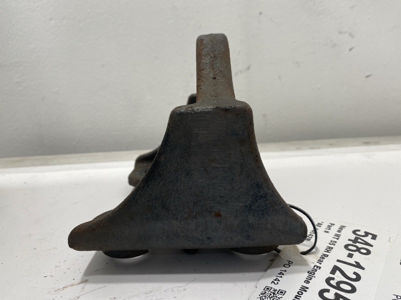 2018 Freightliner MT55 Engine Mount 0130509001 (548-12957)