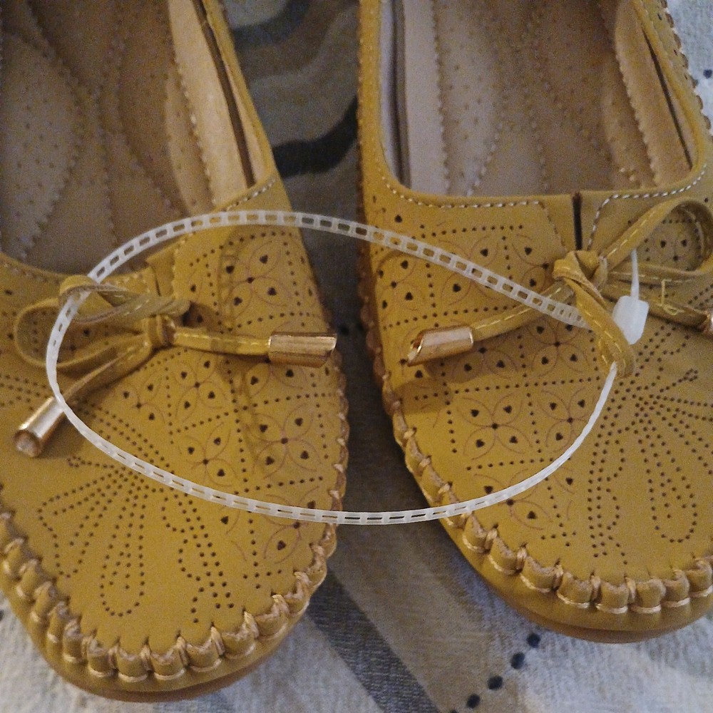 Bown Kecome Sanduls Size 11
