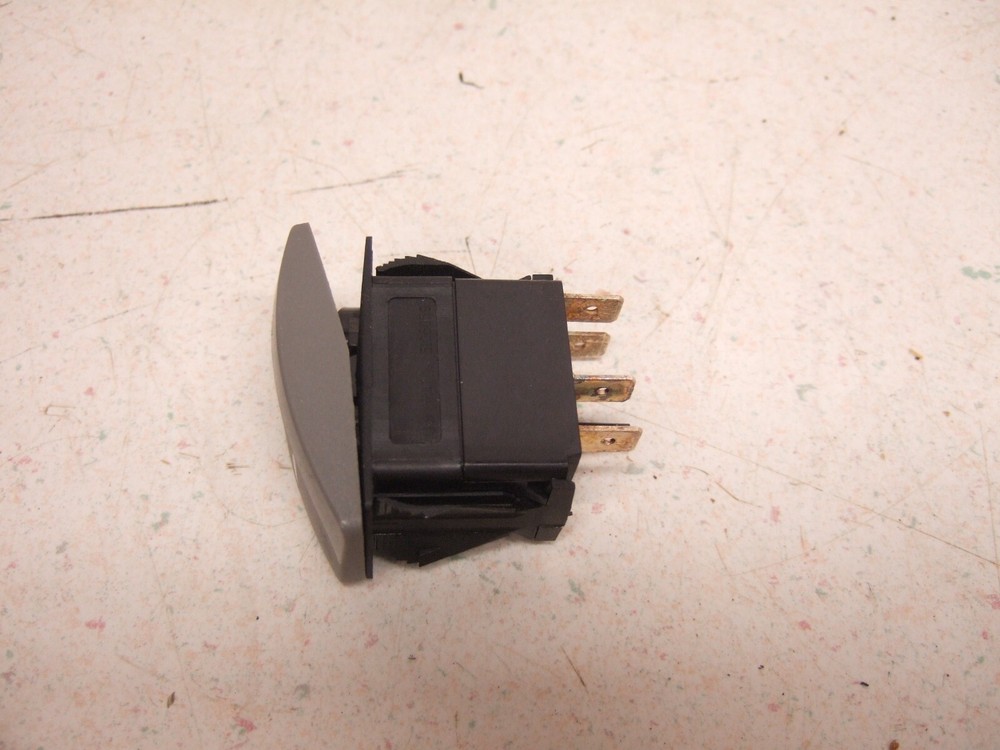 FREIGHTLINER THOMAS TBB52003187 MOMENTARY ROCKER SWITCH