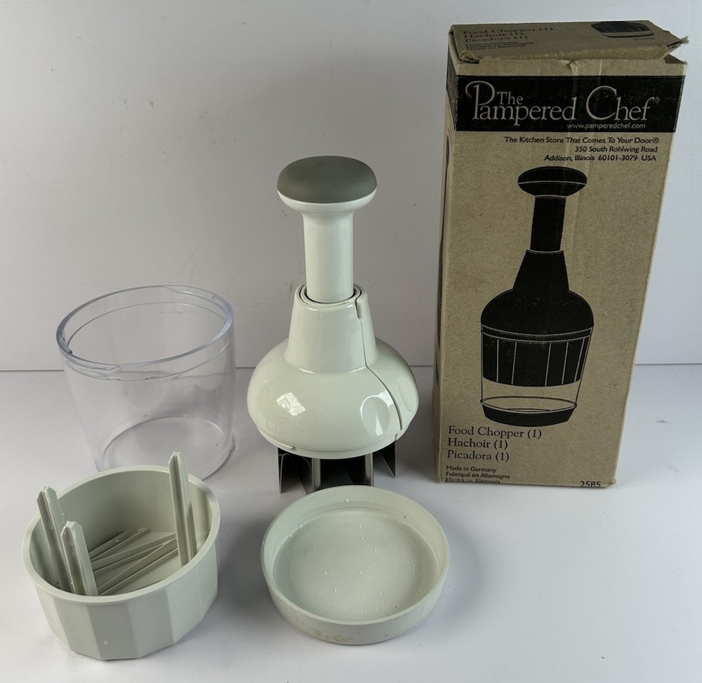 Original Pampered Chef #2585 Push Function Food Chopper Original Box