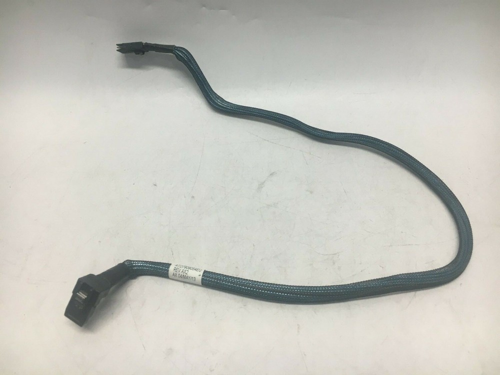 Amphenol Mini SAS RAID Cable ATD7909054EU REV AX2