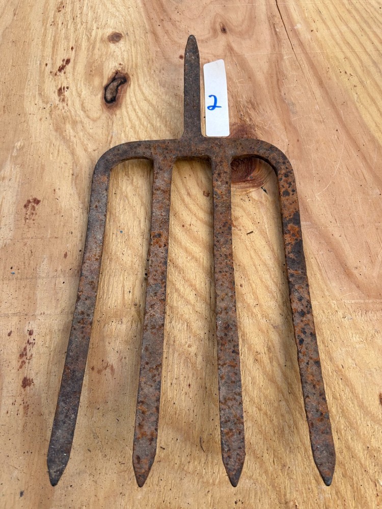 Fork Rake Head 4 Thines Rusty Rustic no handle Original Vintage Primitive Metal
