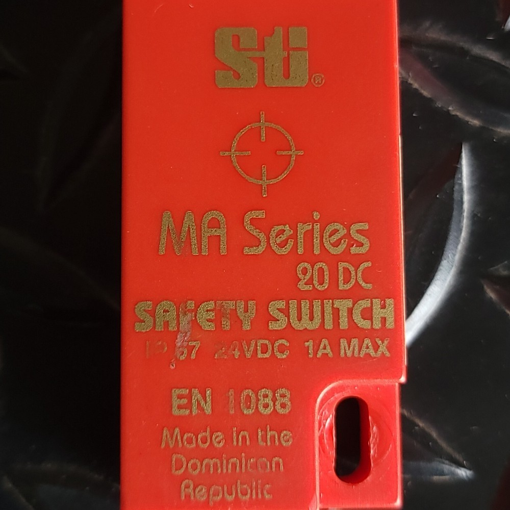 STI - MA-20DPCC - MA Series - Magnetically Actuated Safety Interlock Switch