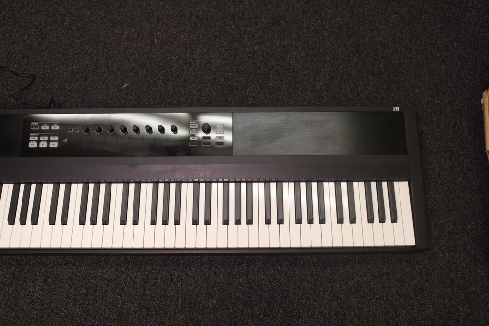 Native Instruments Komplete Kontrol S88 MIDI Keyboard Controller