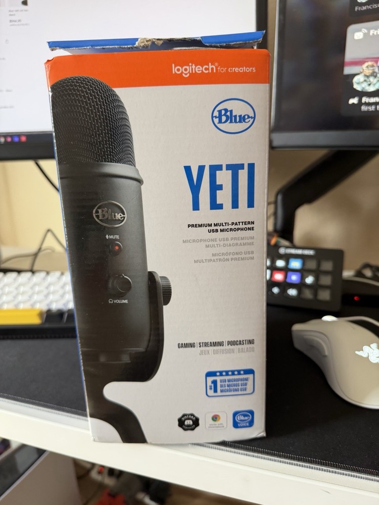 Logitech for Creators Blue Yeti Black Premium Multi-Pattern USB Microphone