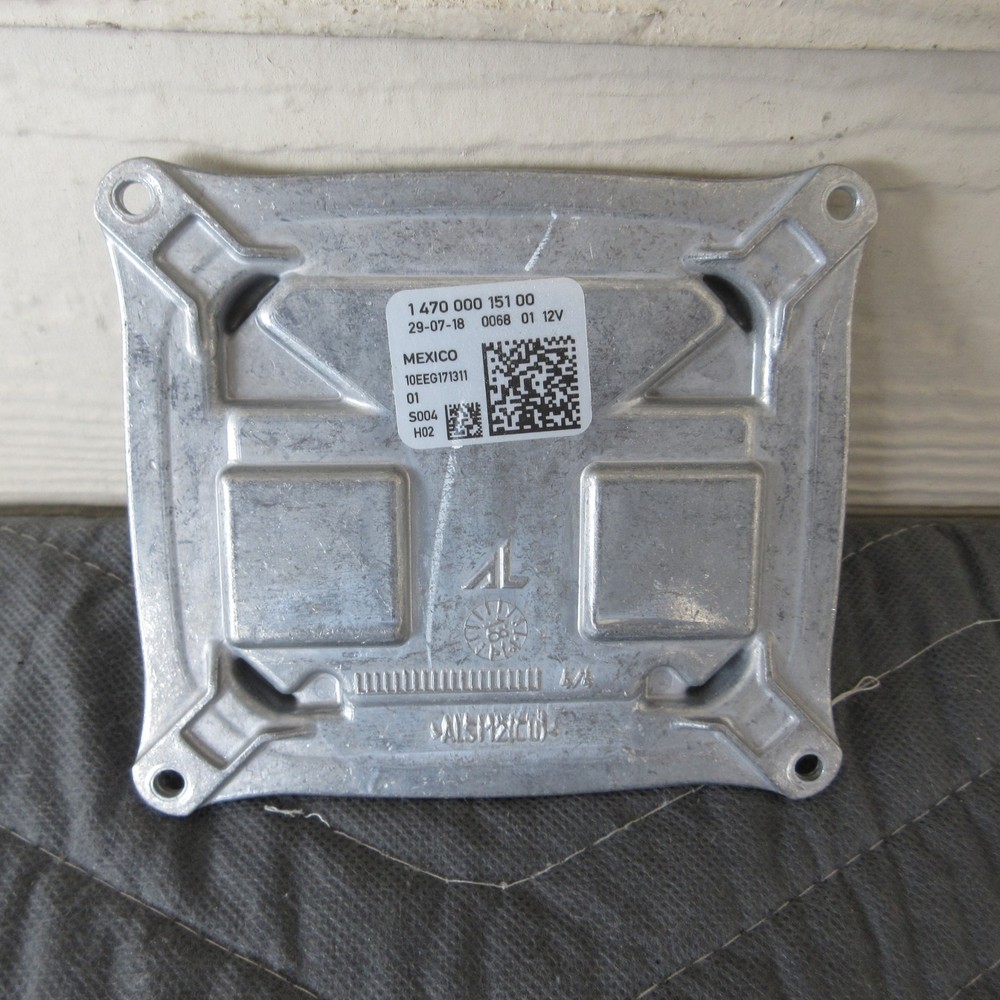 OEM 147000015100 2017-2020 Chrysler Pacifica Headlight Ballast Control Module