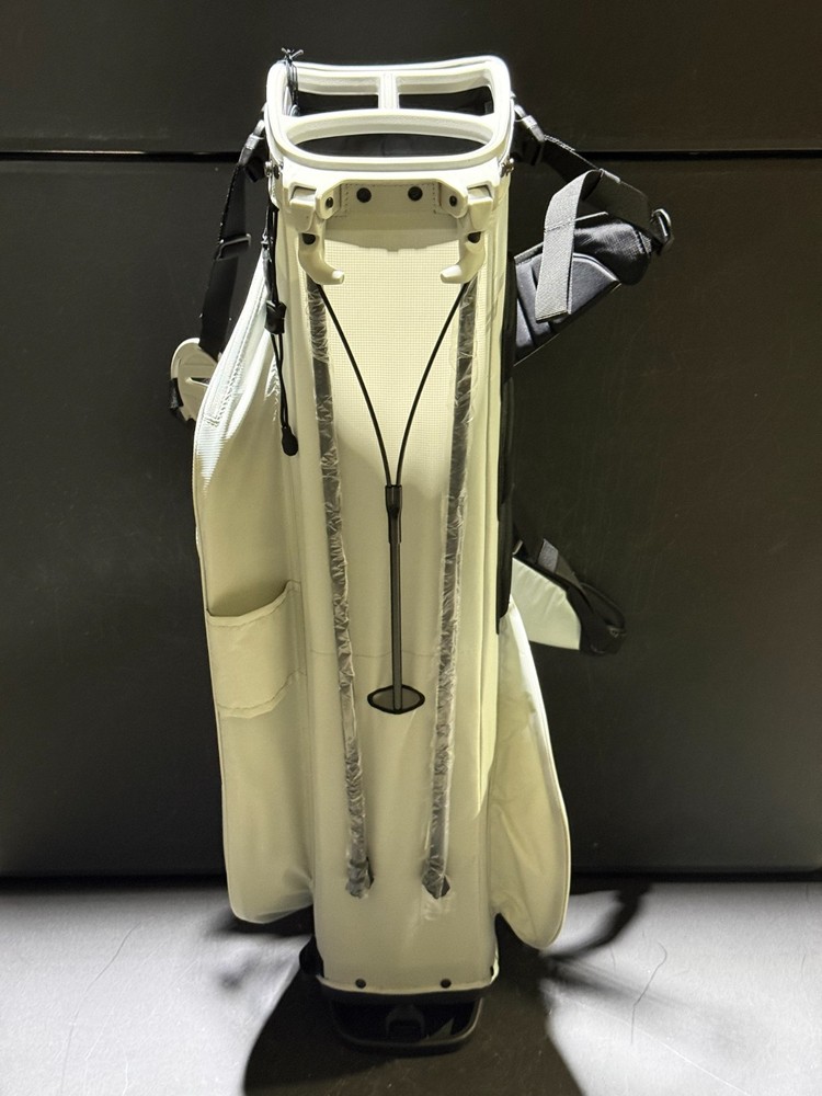 NEW WITH TAGS CALLAWAY HL ZERO STAND BAG - SILVER