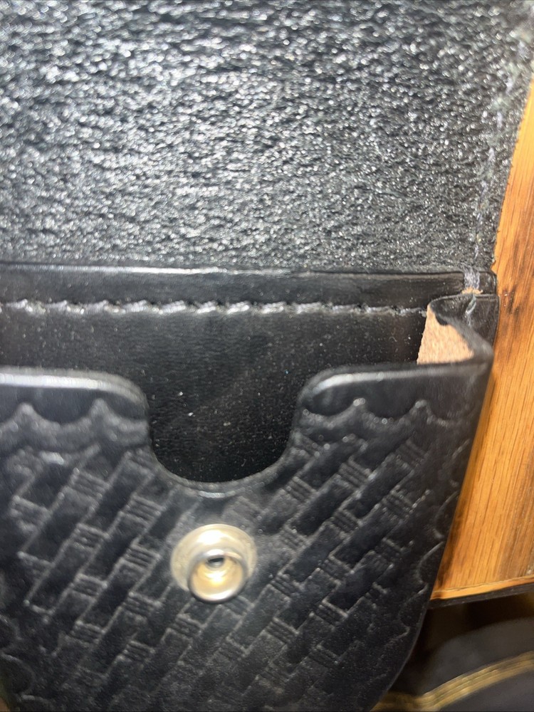 Boston Leather 5514 Cuff Case