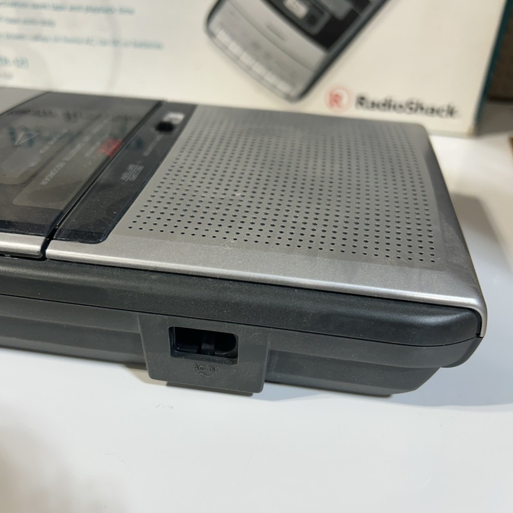 RADIO SHACK CTR-121 Portable Desktop AC/Battery Cassette Recorder Untested
