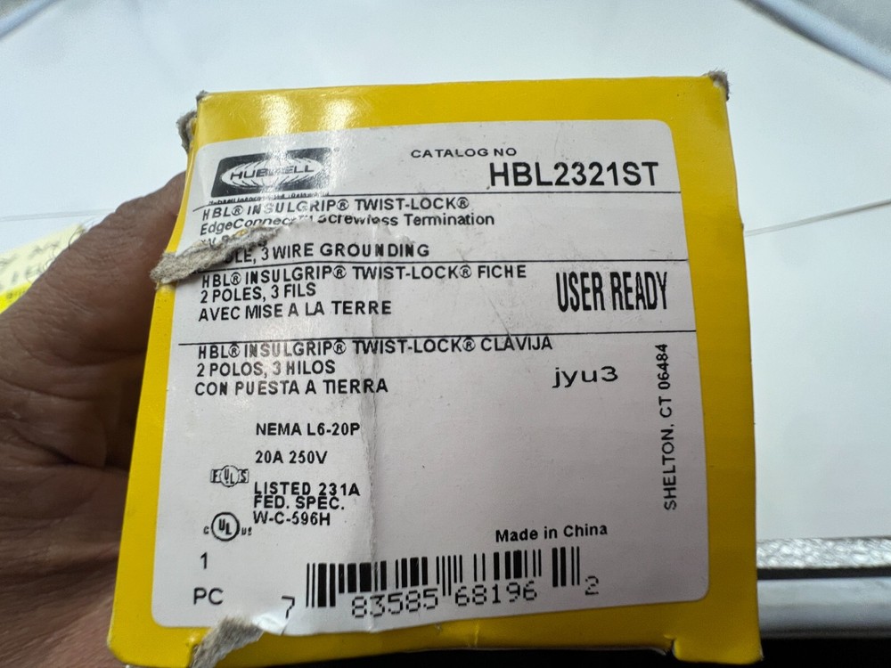 Hubbell InsulGrip Twist-Lock Plug HBL2321ST