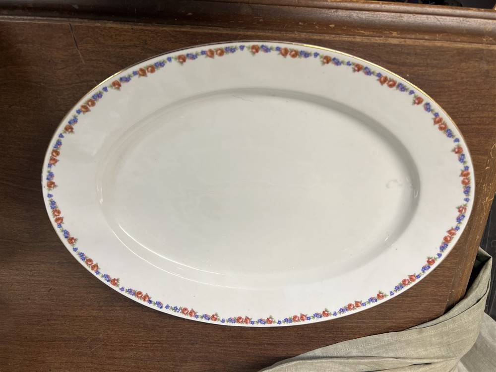 J & C Bavaria (Jaeger & Co.) Pattern 5110 Oval Platter 15"