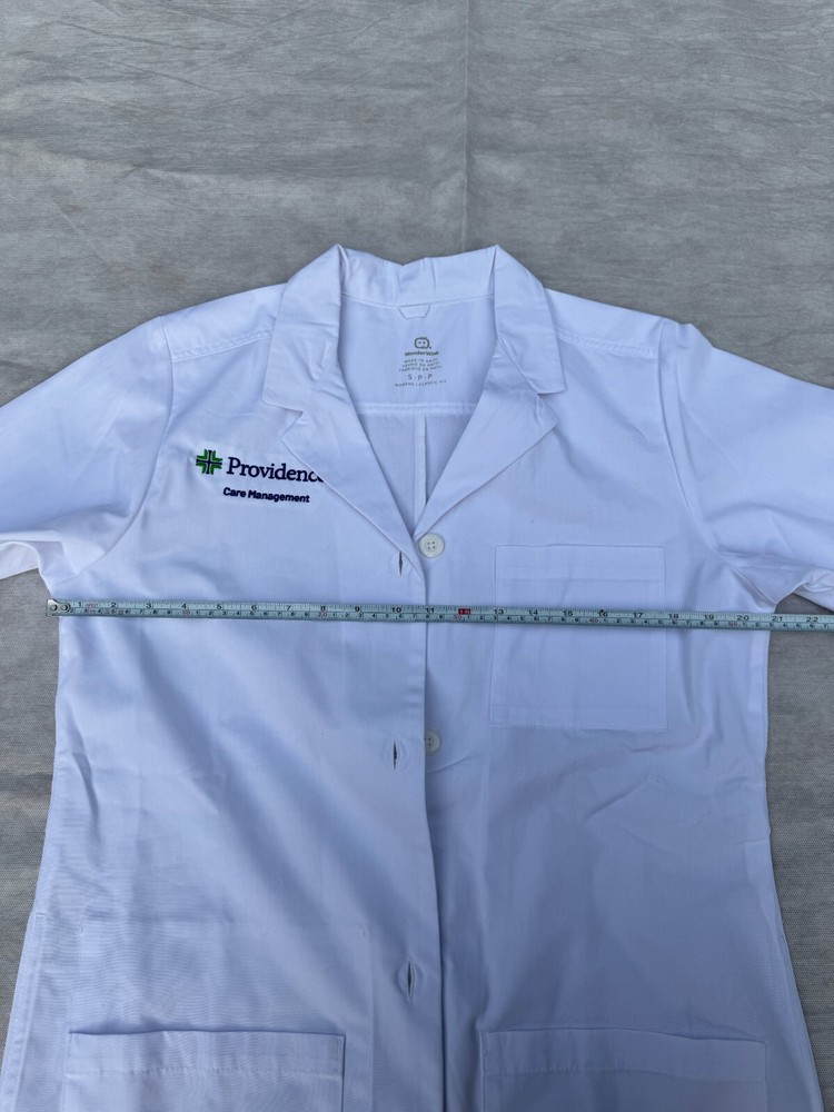 WonderWink White Scrub Lab Coat Size Small - Providence Branded - New