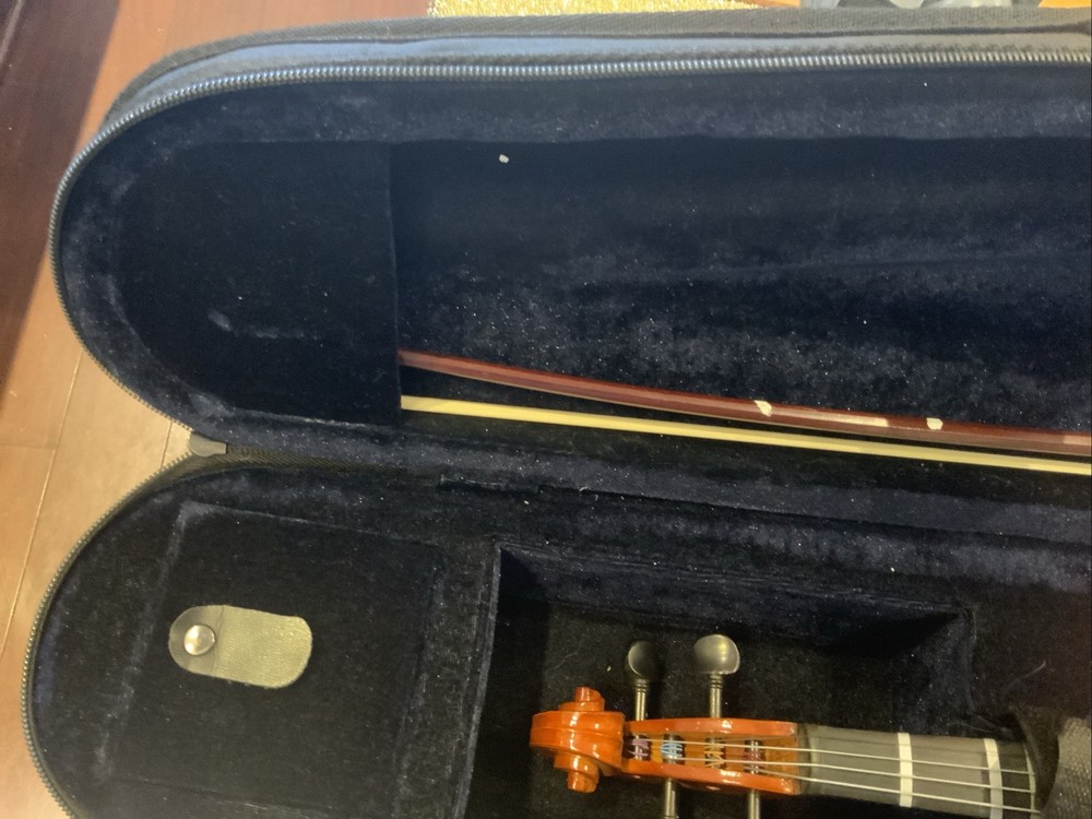 Student Violin With Case, Bow & Shoulder Rest