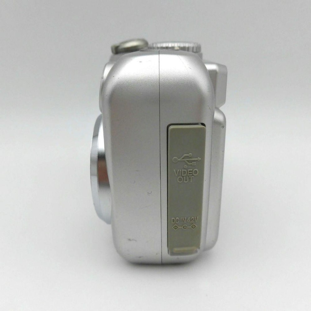 Nikon COOLPIX 3100 Compact Digital Camera Silver Tested with Accessories