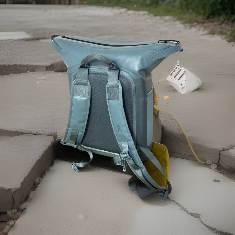 Hydro Flask 🌟 New 20 L Day Escape Soft Cooler Pack, Backpack ~Talus Blue