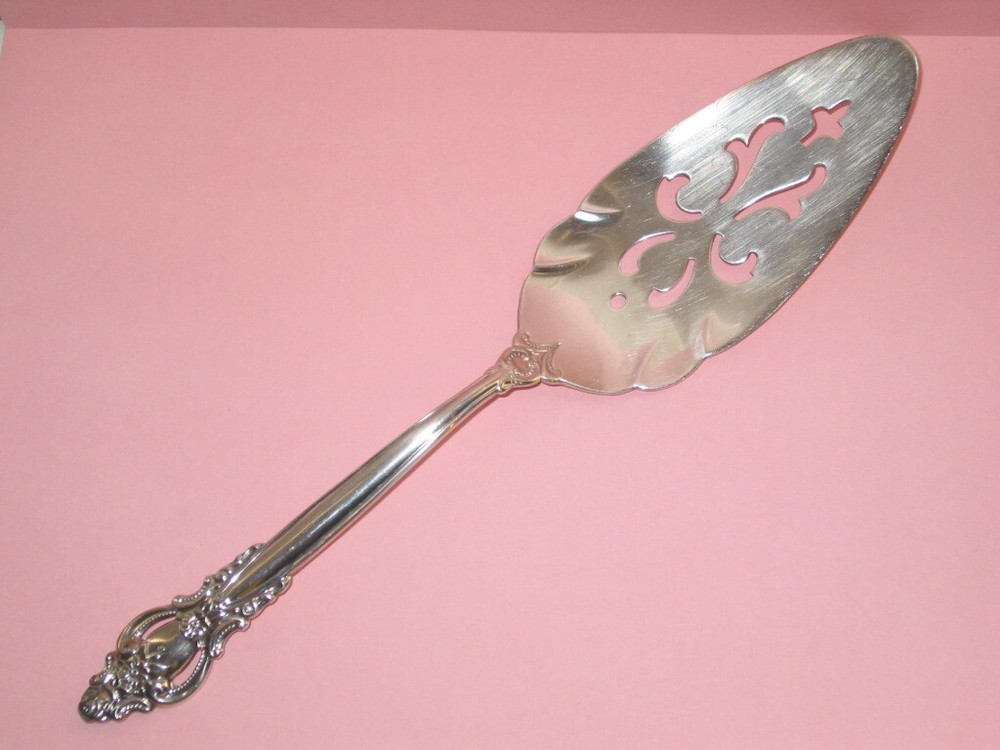 EMPRESS By International ~ Cake / Pie Server ~ Silver Plate ~ Open Design