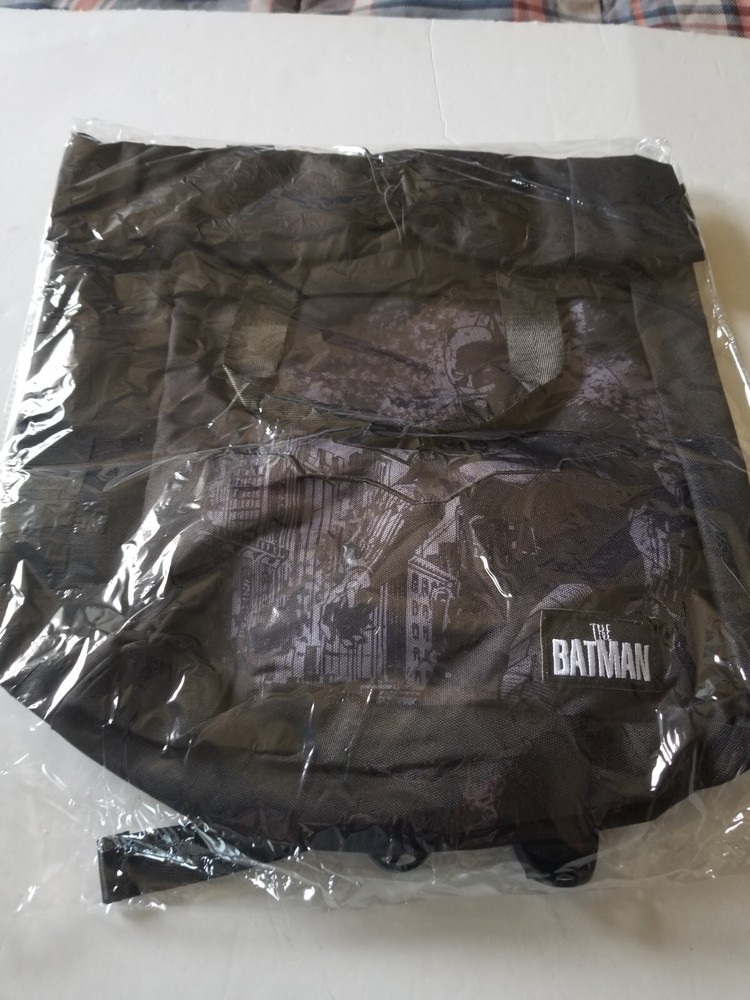 LOOT CRATE THE BATMAN EXPANDABLE BACKPACK NIP