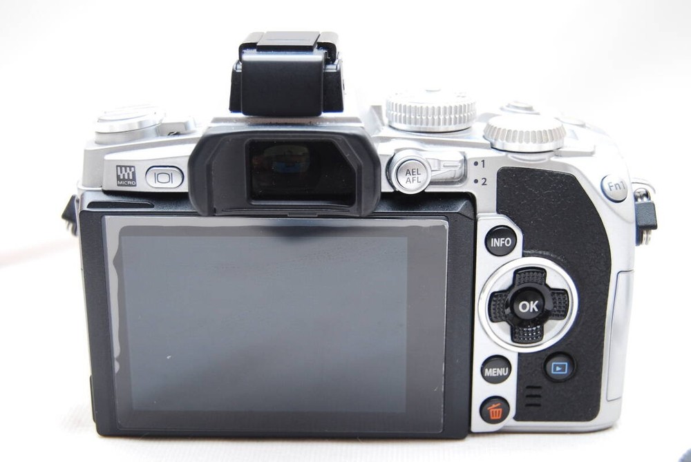 OLYMPUS Mirrorless Single-Lens Camera OM-D E-M1 Body Siler