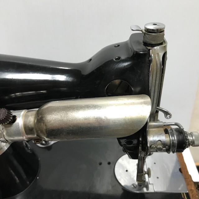 Vintage Precision Deluxe Portable Sewing Machine - tested, works!