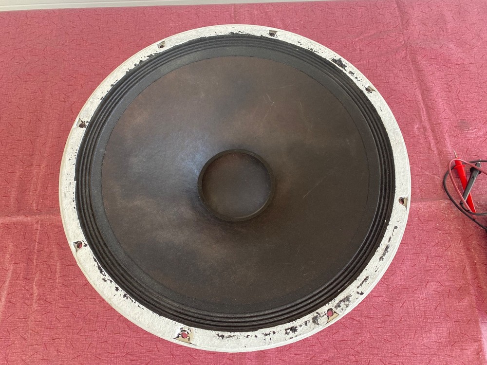 Peavey 18" Black Widow 1801 Speaker Tested