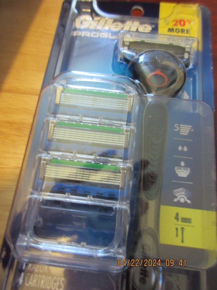 Gillette Proglide Razor Handle/ 4-5  Blade Cartridges