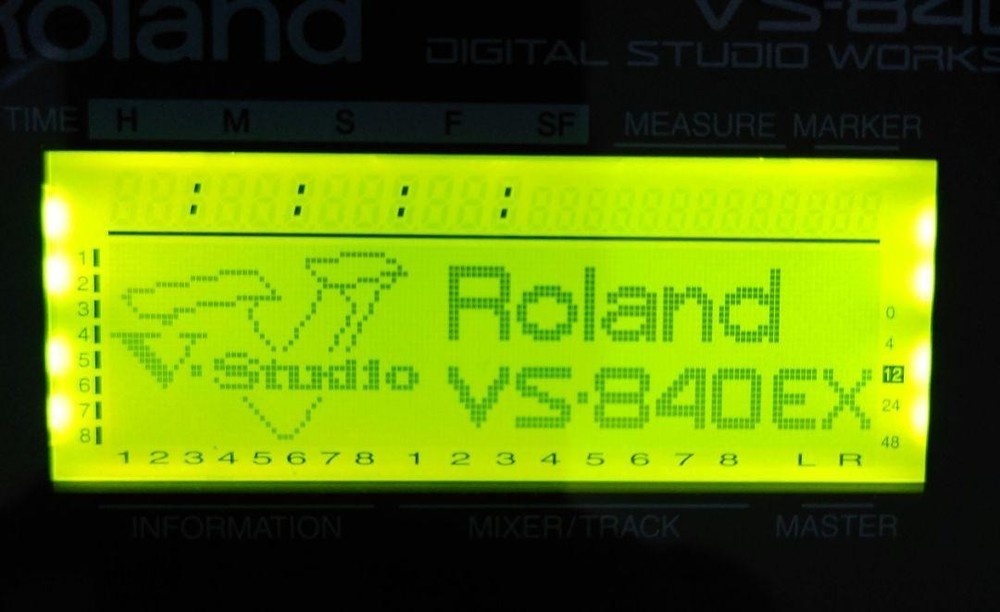 ROLAND VS-840EX Multi-track Recorder